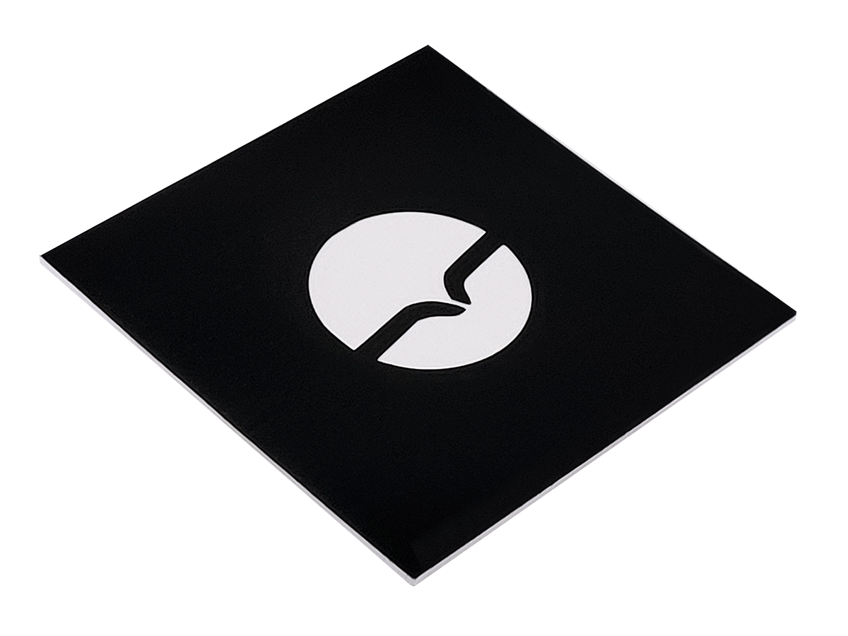 Gravyrplast Svart/vit 600x600x1,6 mm